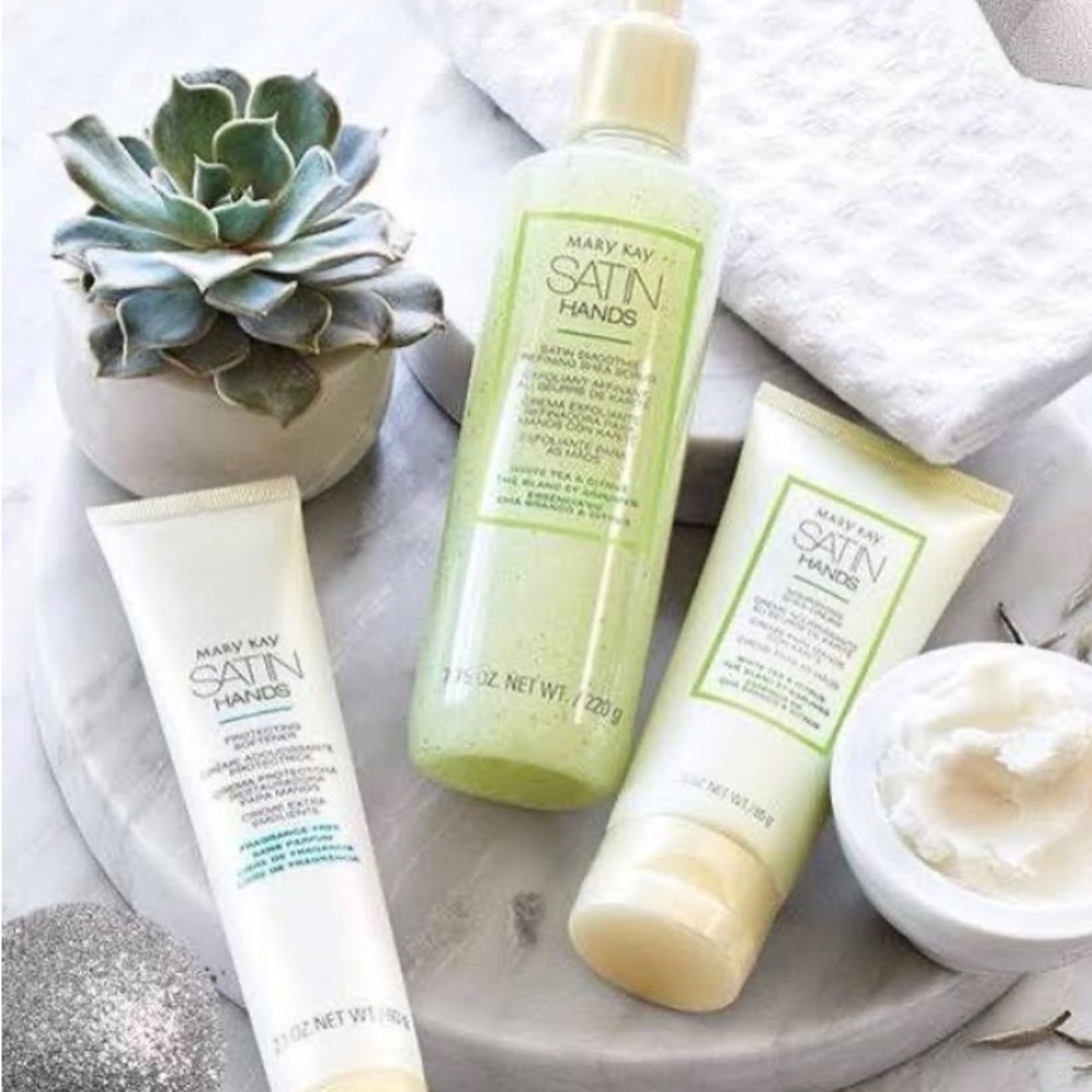 Mary Kay Satin Hands set